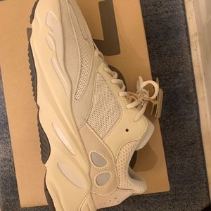 Yeezy boost 700 Analog